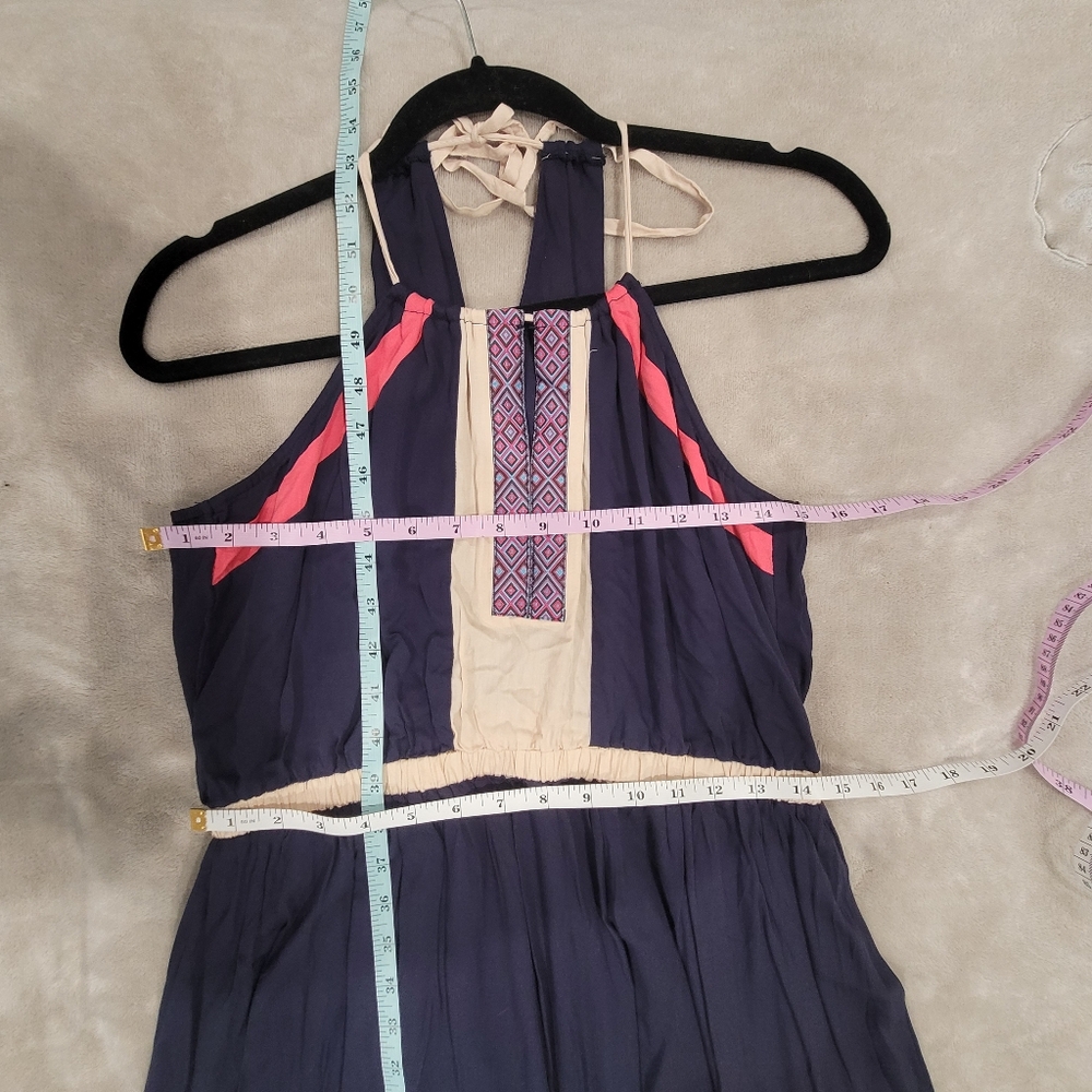 Chic Navy and Coral Maxi Dress - Picture 4 of 4